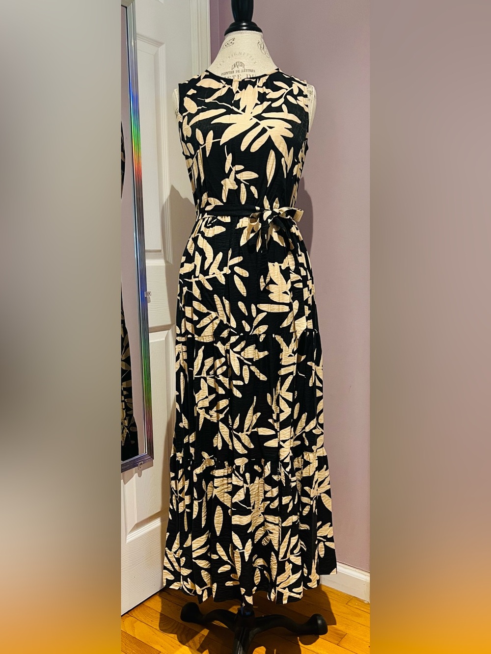 Simply Vera Wang Black Maxi Dress with Cream Leaf Print and Waist Tie